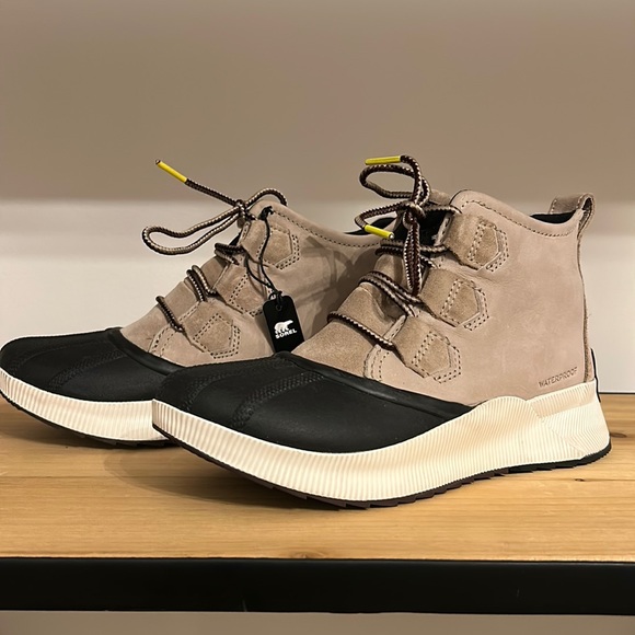 Shoes - WOMEN'S OUT N ABOUT III CLASSIC BOOT. Size 7.5. Brand new!